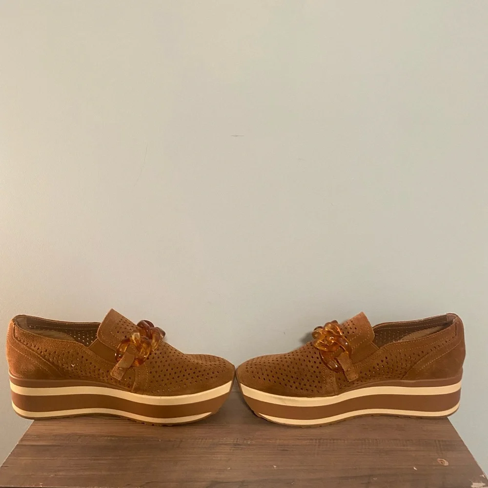 NEW Dolce Vita Jhenee Platform Chain Pecan/Tan Suede SlipOn Shoes Size 8.5 Trend